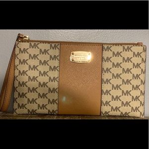 Michael Kors Wristlet
